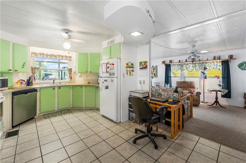 280 Grassy Key LN-2