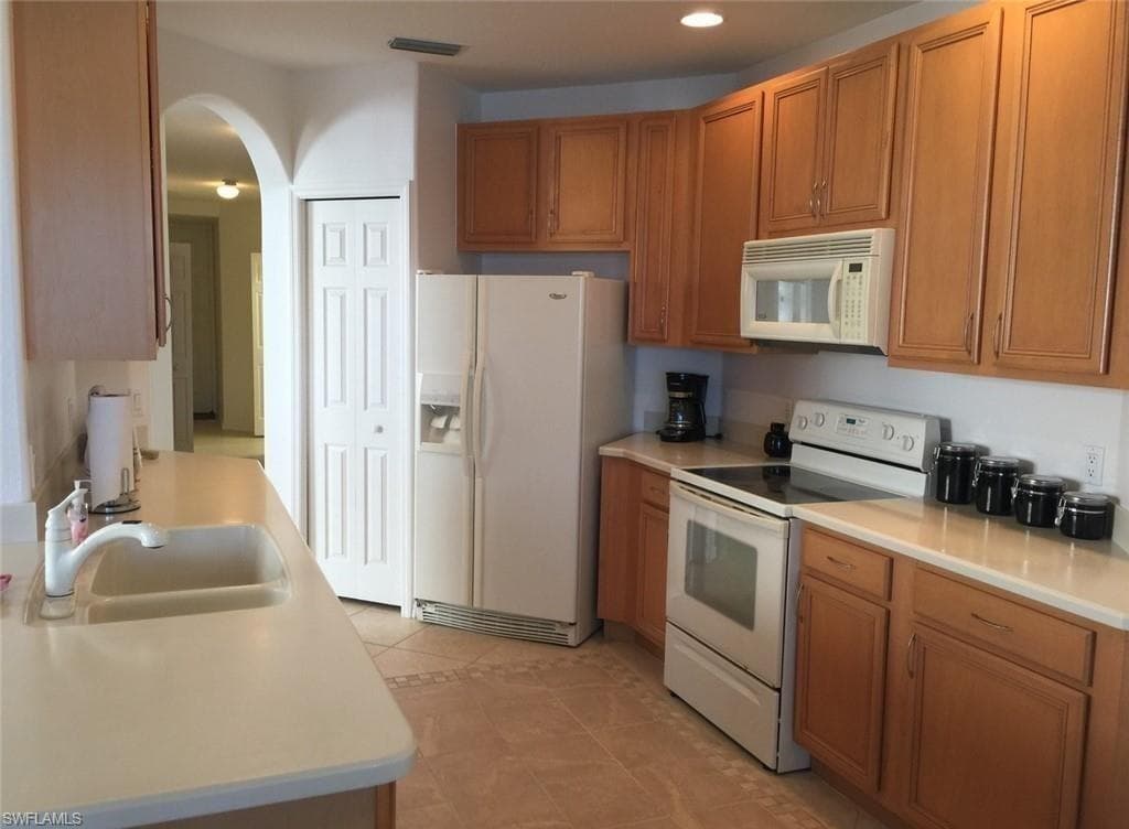 6825 Sterling Greens DR 102-1