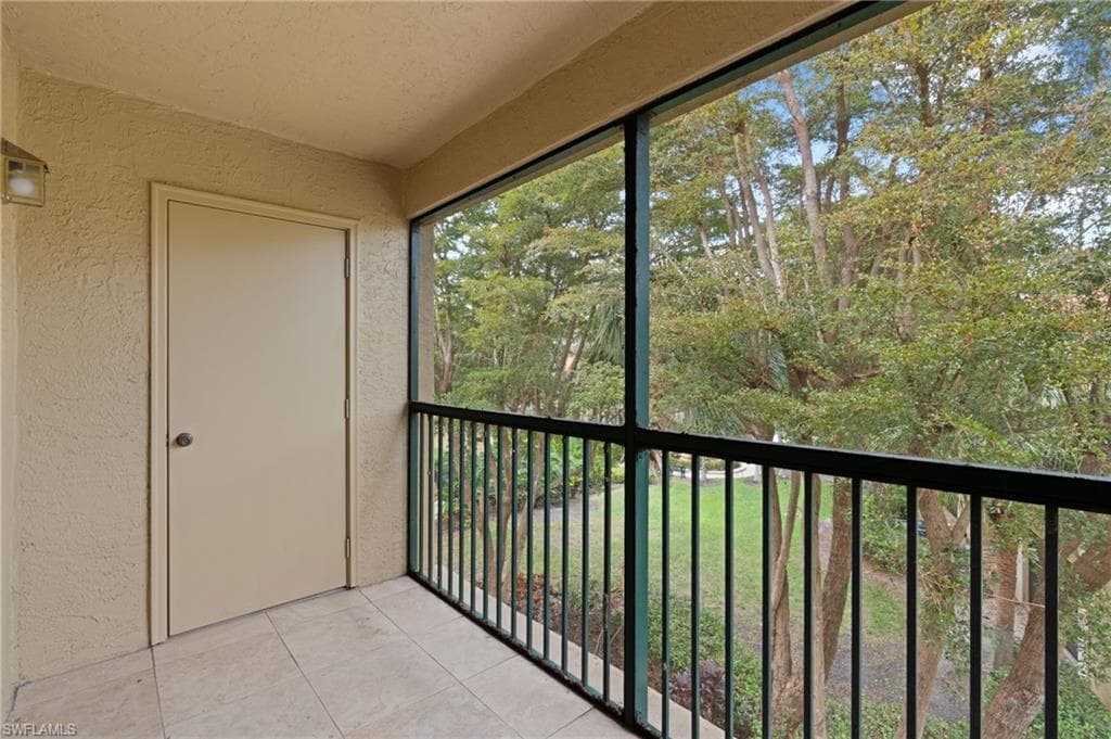 8940 Colonnades CT E 734-5