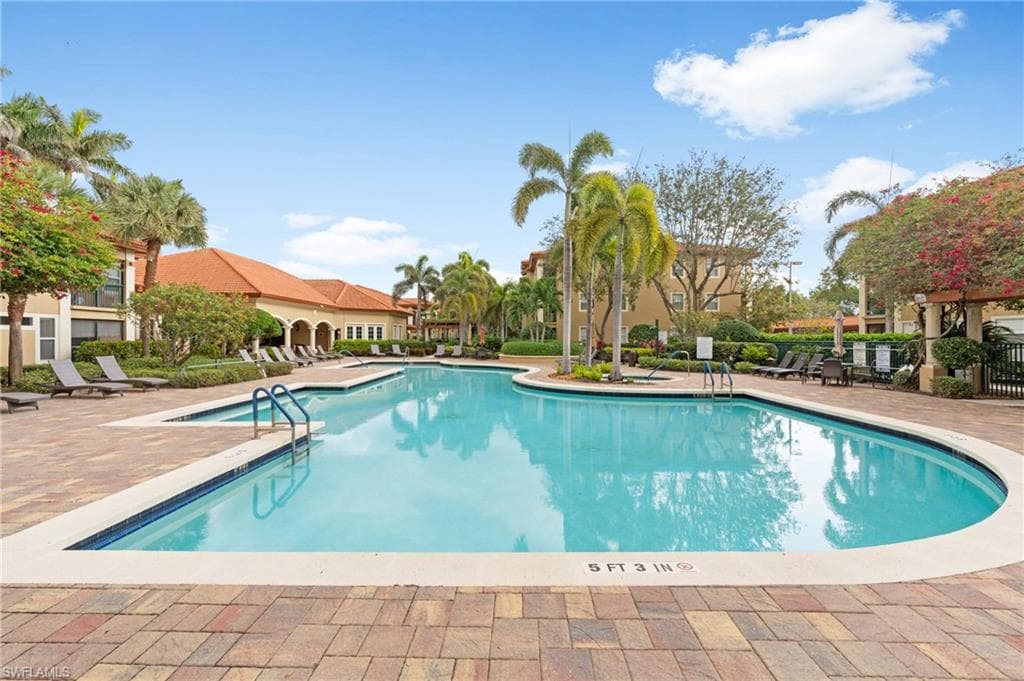 8940 Colonnades CT E 734-4