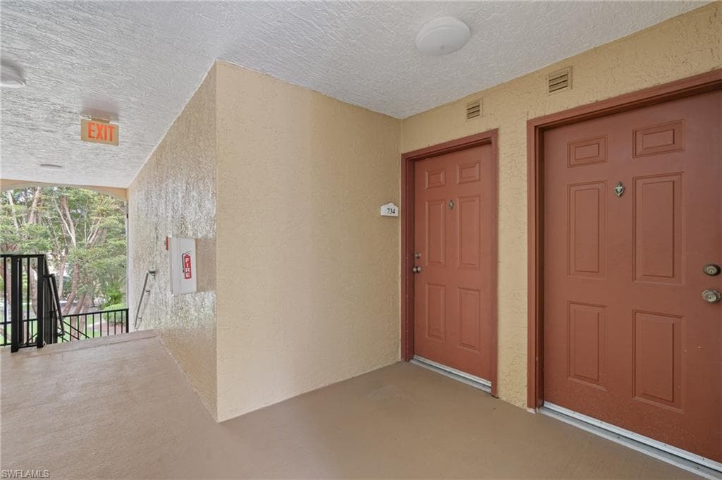 8940 Colonnades CT E 734-8