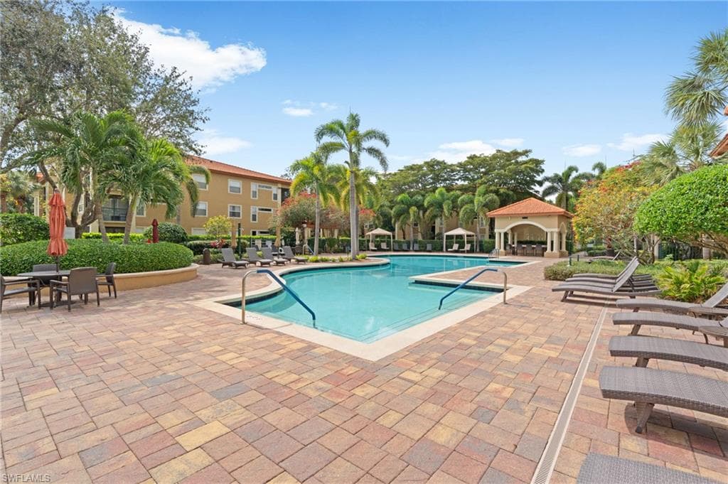 8940 Colonnades CT E 734-23