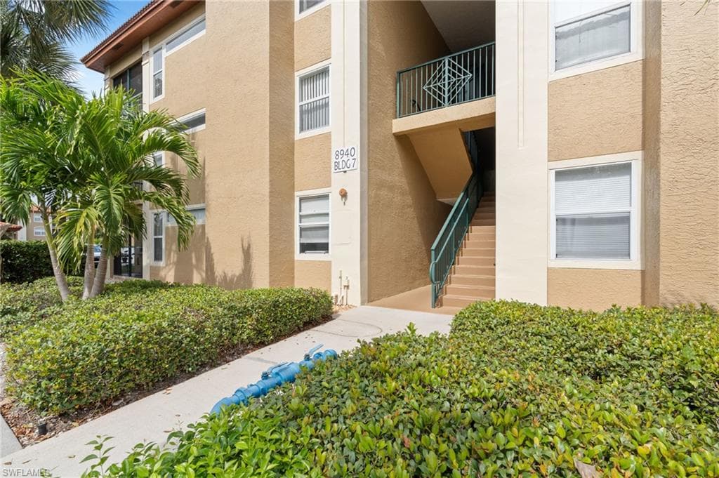8940 Colonnades CT E 734-7