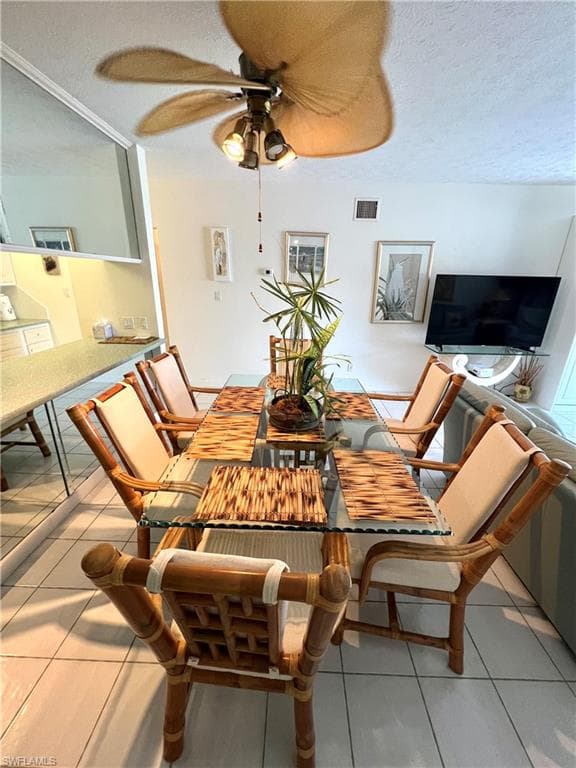60 Pelican ST W 202-11