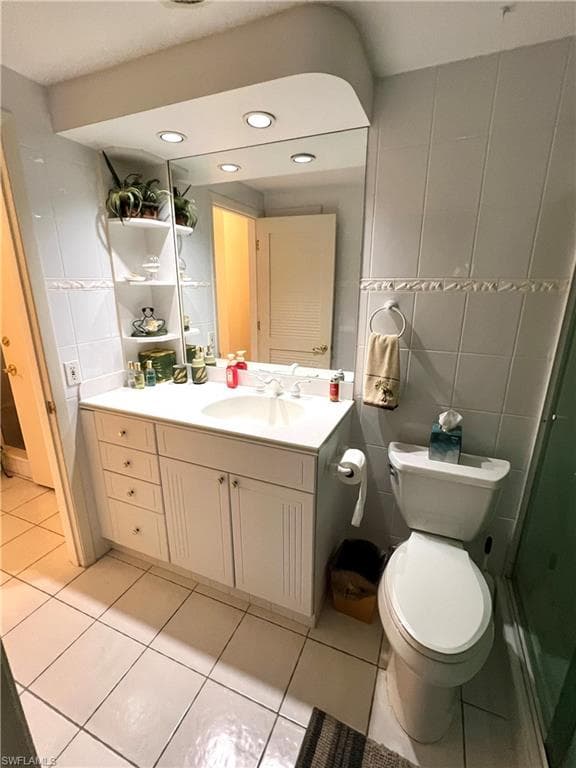 60 Pelican ST W 202-8