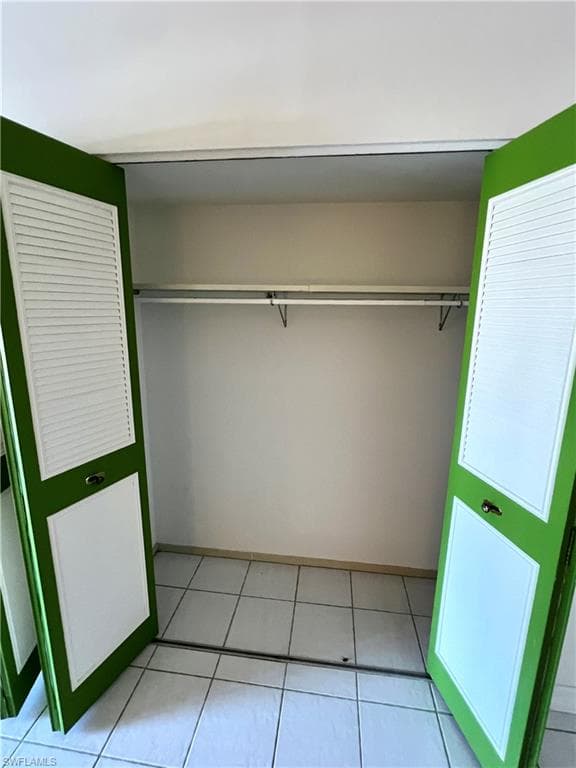 60 Pelican ST W 202-14