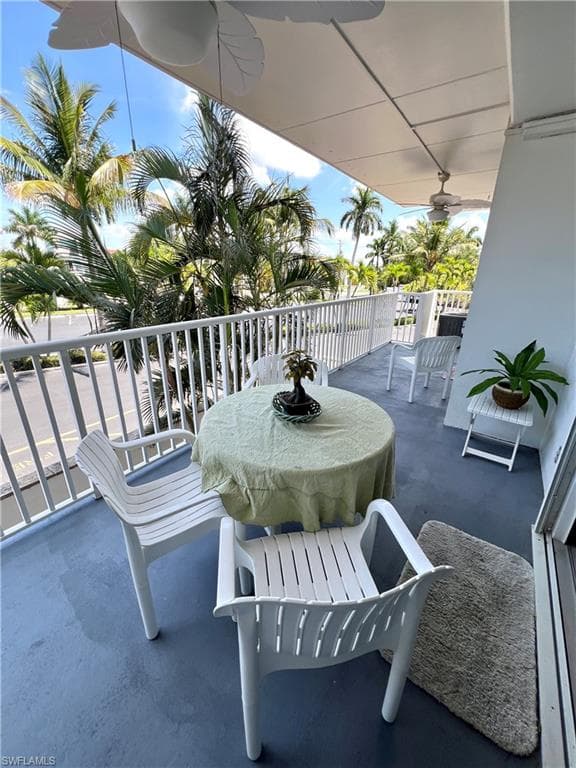 60 Pelican ST W 202-10