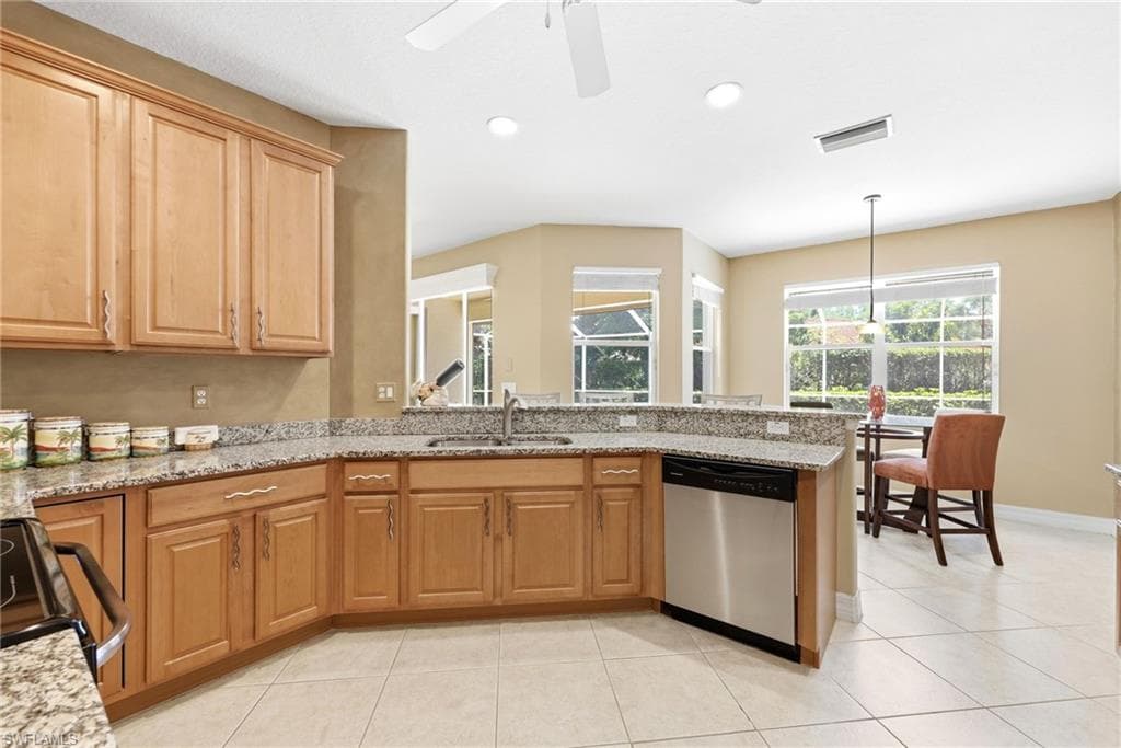 3951 Ruxton RD-21