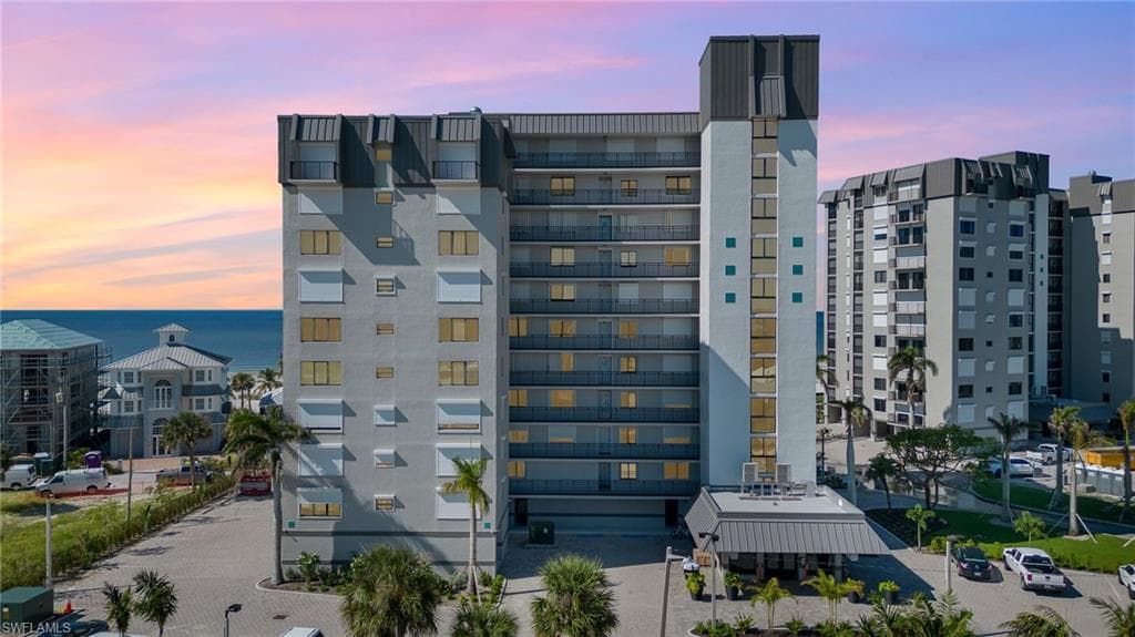 2810 Estero BLVD 511-1
