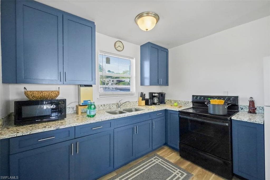 407 Mango AVE 1-3