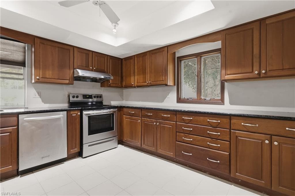 9753 Maplecrest CIR-1