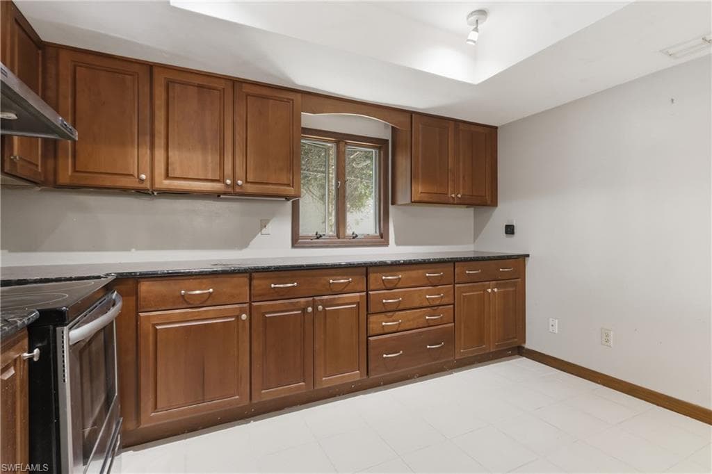 9753 Maplecrest CIR-12