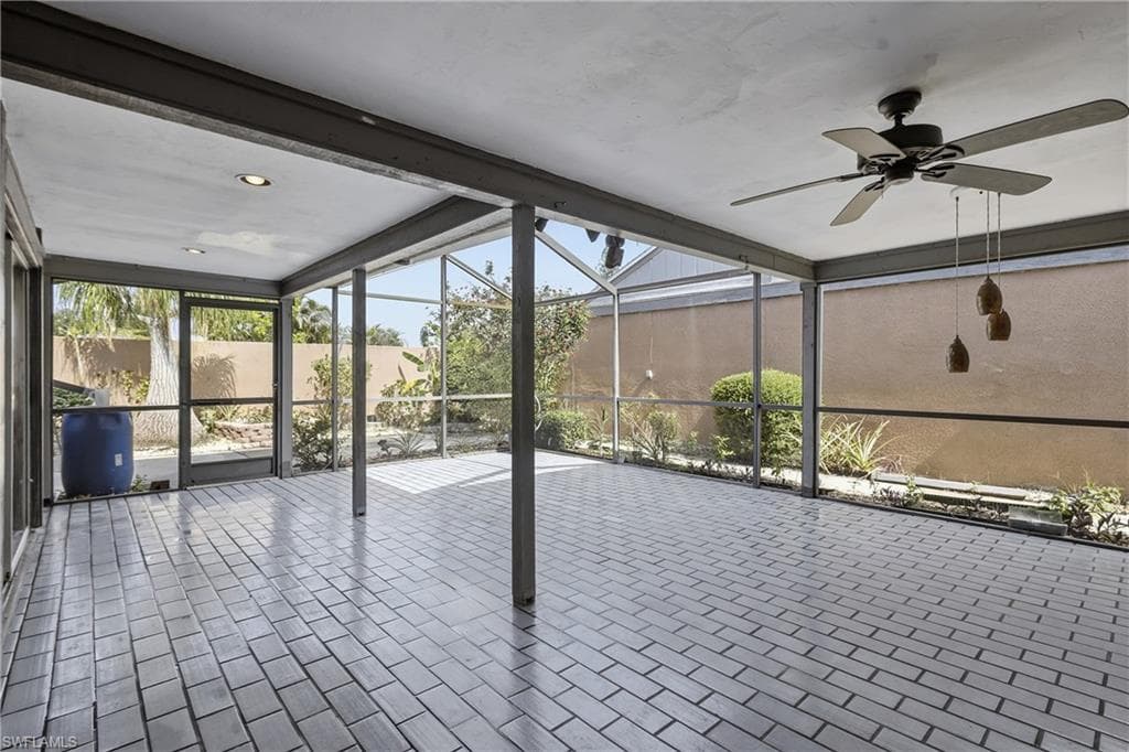 9753 Maplecrest CIR-25