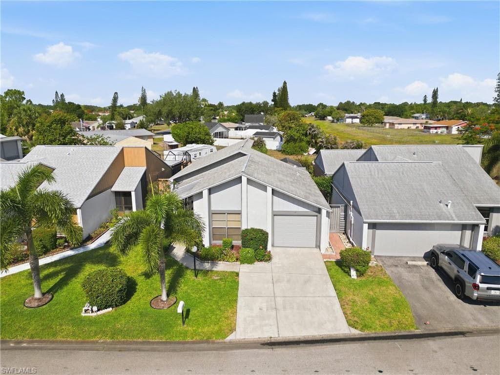 9753 Maplecrest CIR-31