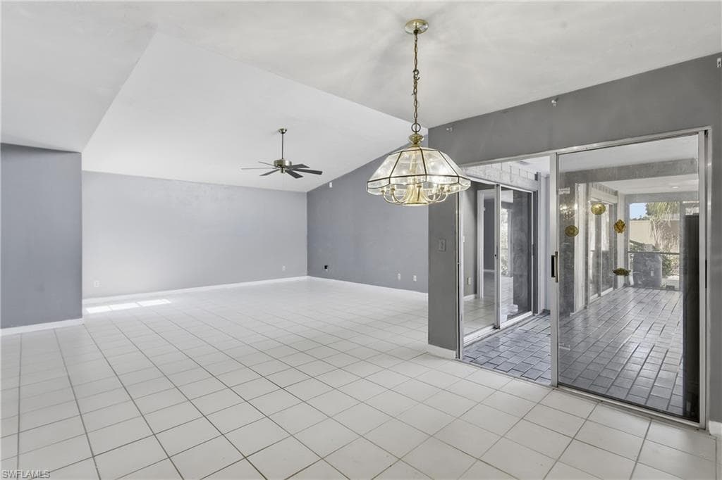 9753 Maplecrest CIR-4