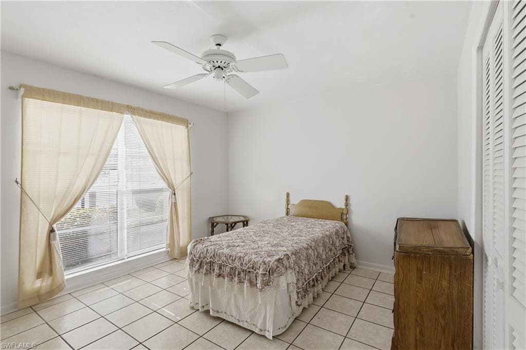 9753 Maplecrest CIR-23