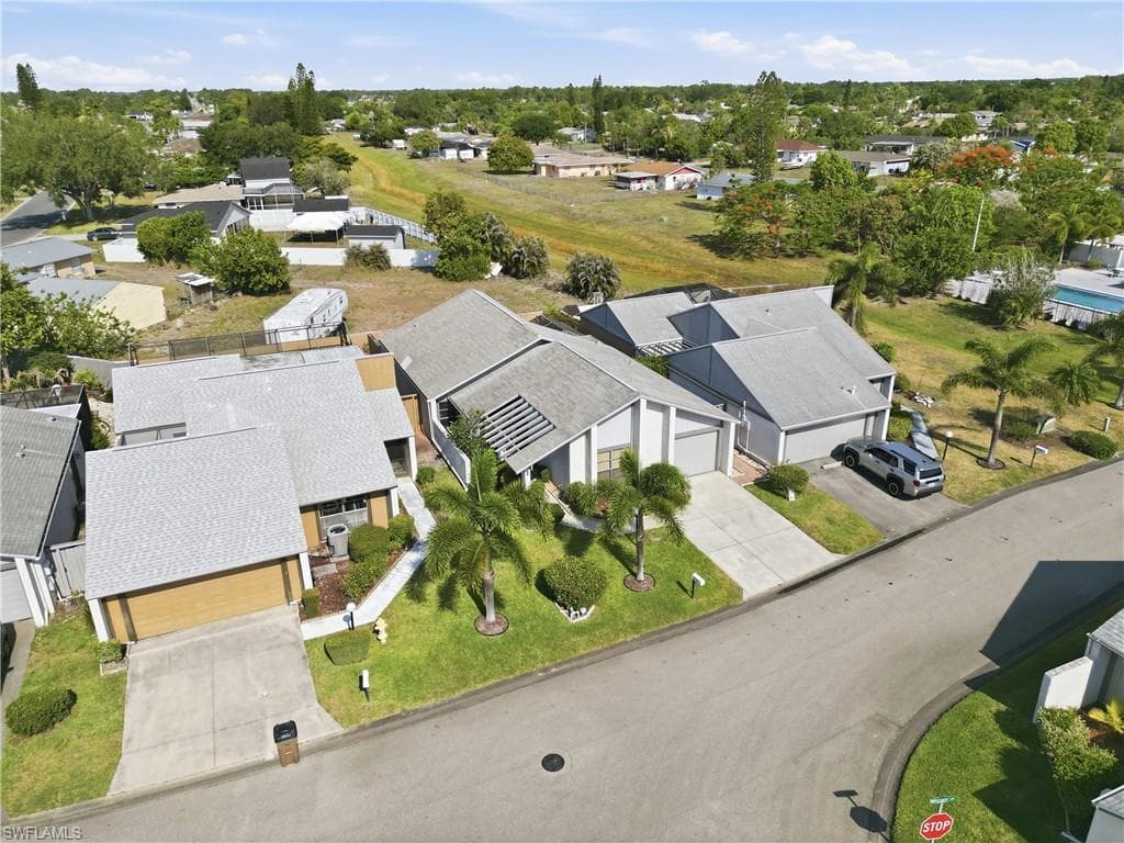9753 Maplecrest CIR-32