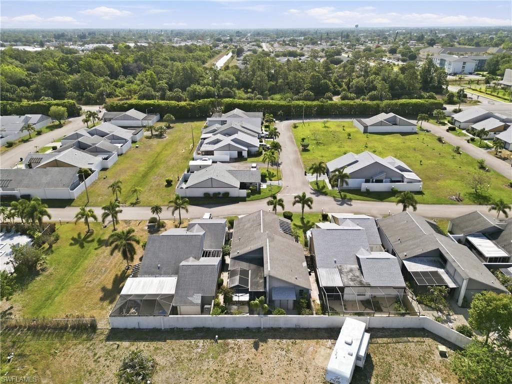 9753 Maplecrest CIR-36