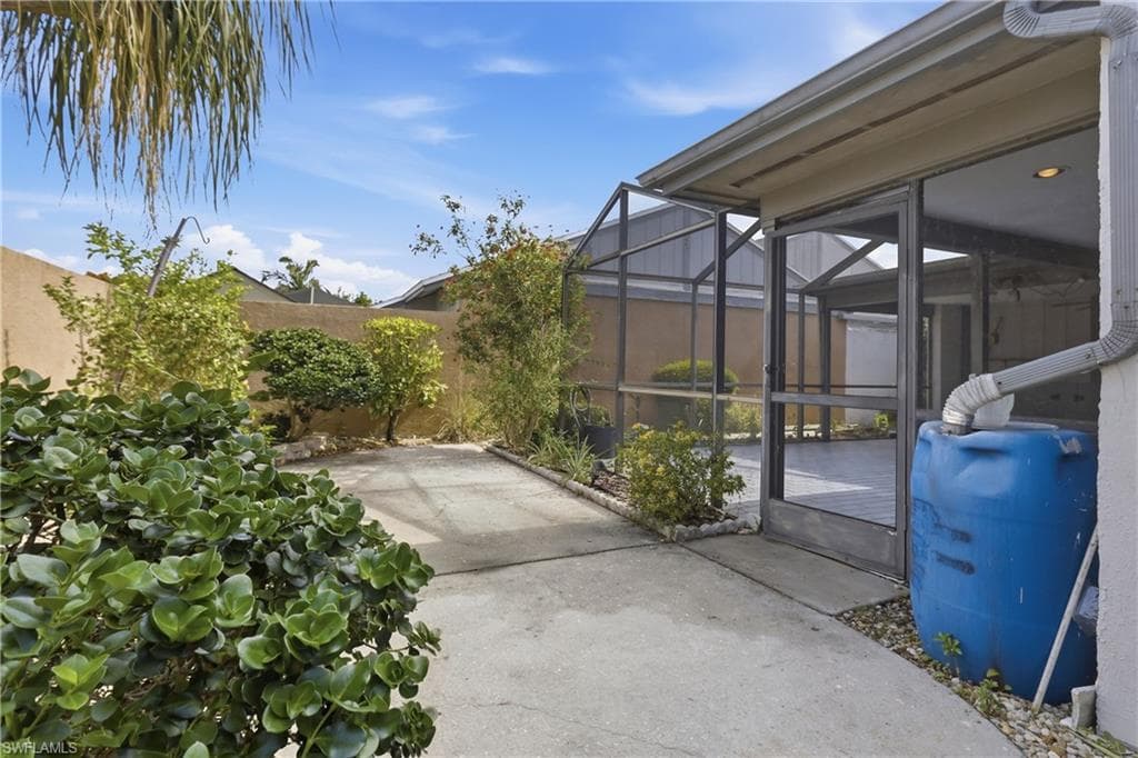 9753 Maplecrest CIR-28