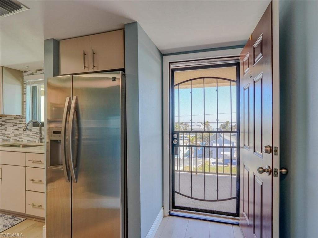 6100 Estero BLVD 5D-18