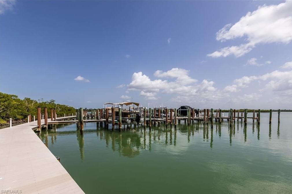 822 Whiskey Creek DR-17