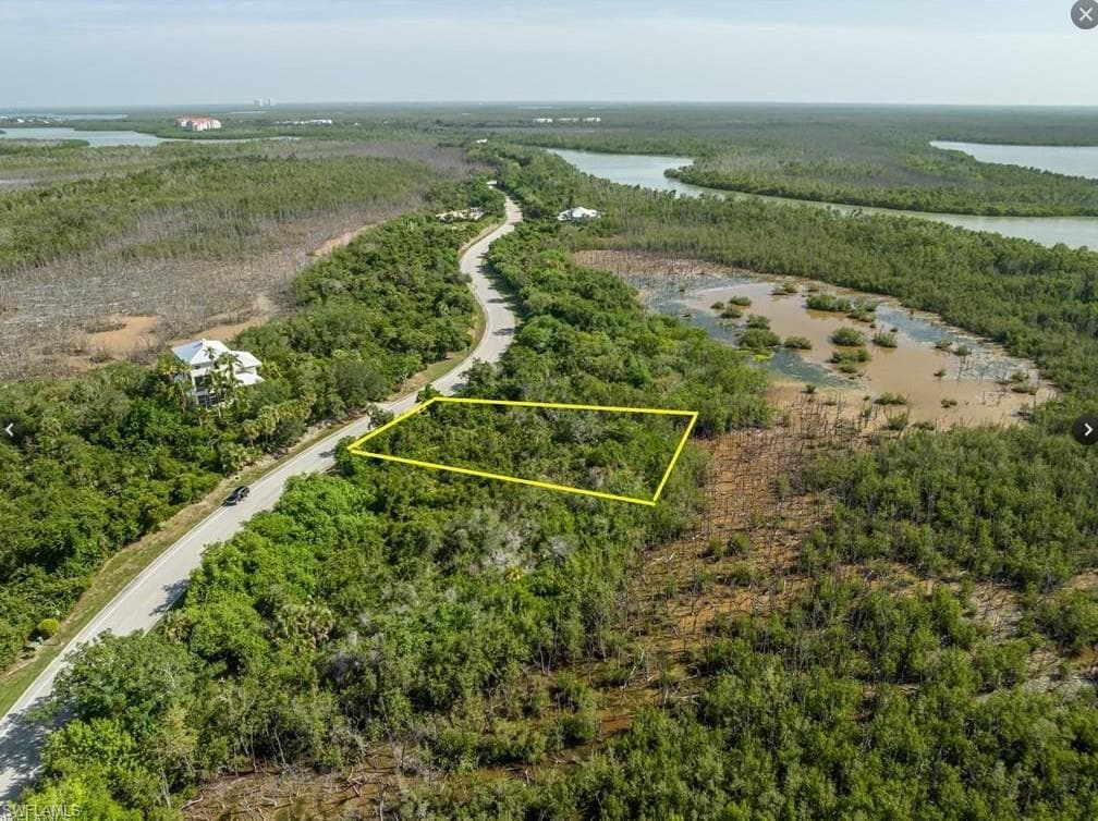 822 Whiskey Creek DR-10