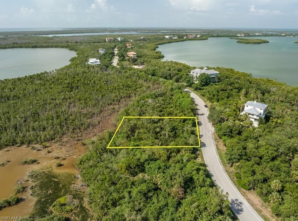 822 Whiskey Creek DR-3