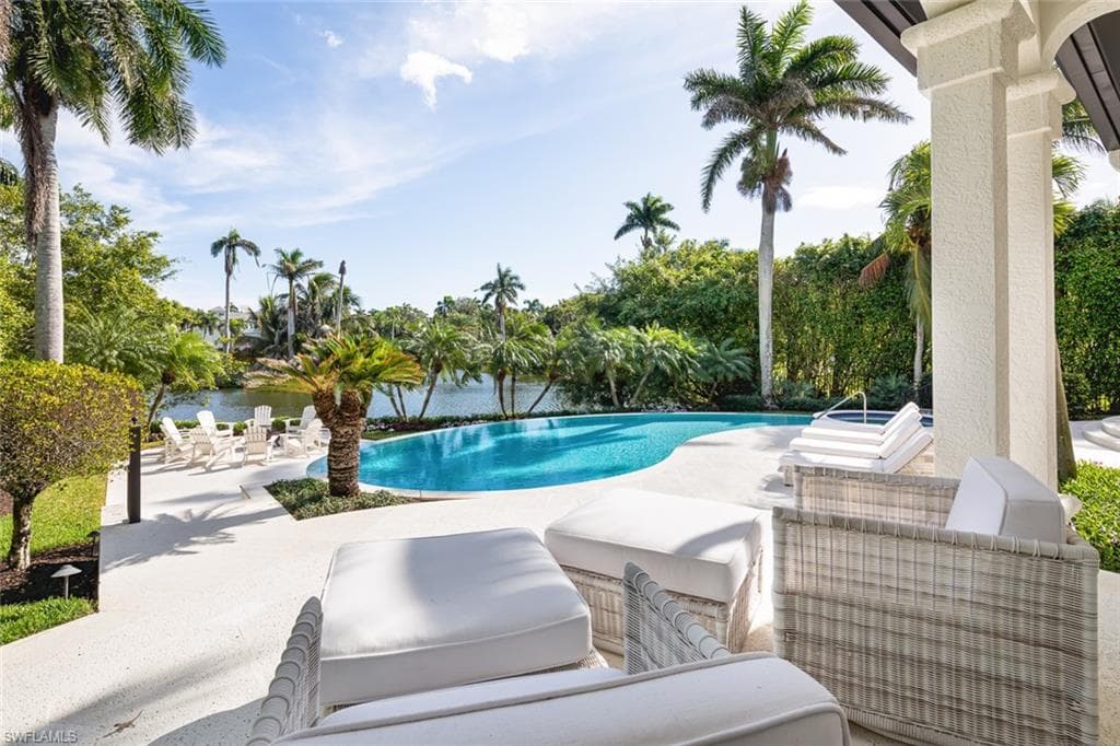 2595 Half Moon WALK-32