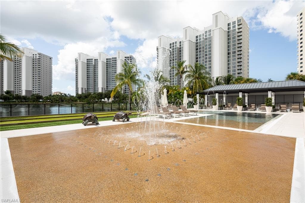 13915 Old Coast RD 502-32