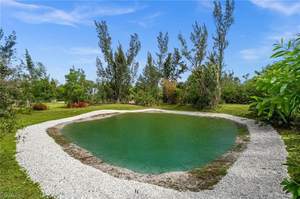 5563 Bay Point RD-24