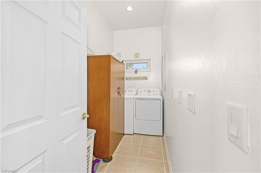 14000 Clubhouse DR-23