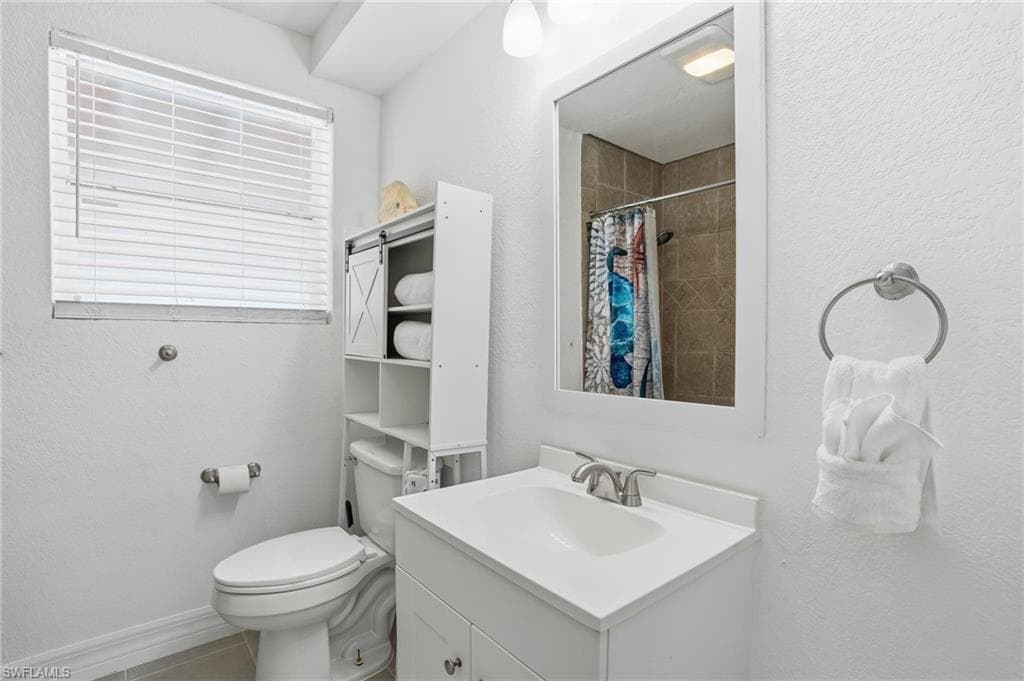 421 Connecticut ST-13