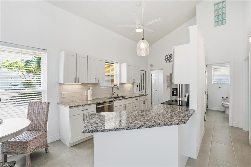 421 Connecticut ST-3