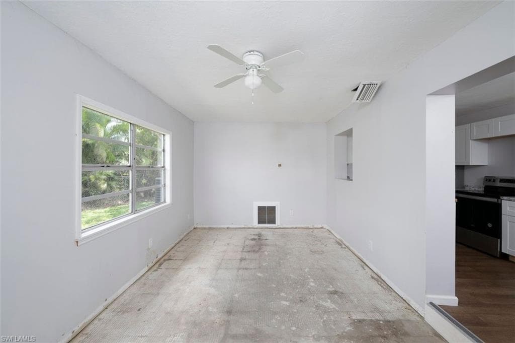 4631 New Haven DR-18