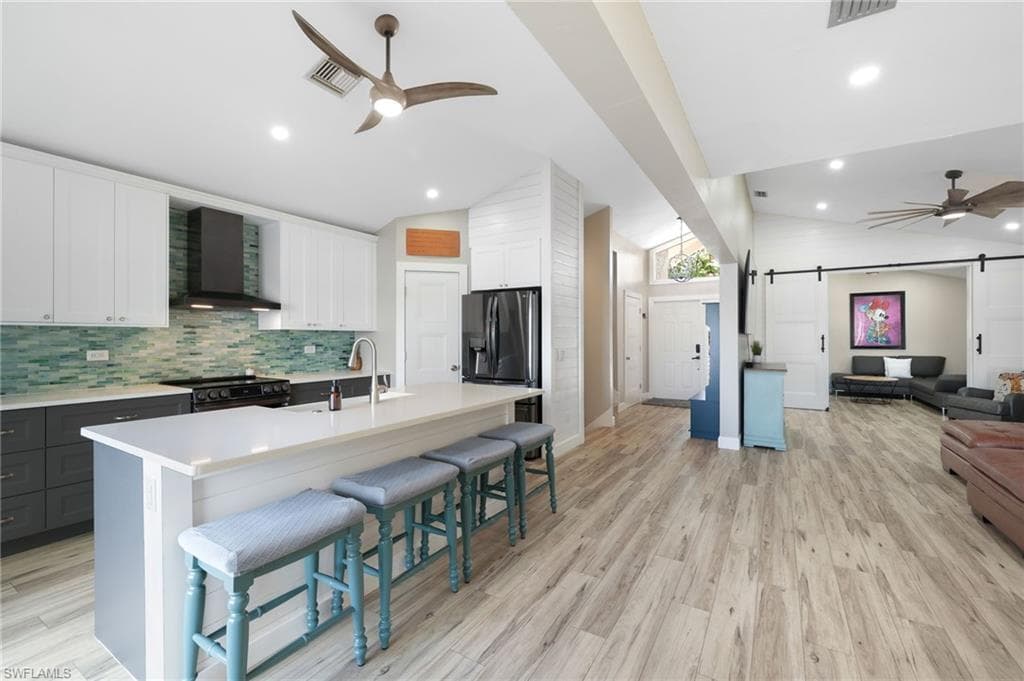 5100 Harborage DR-11