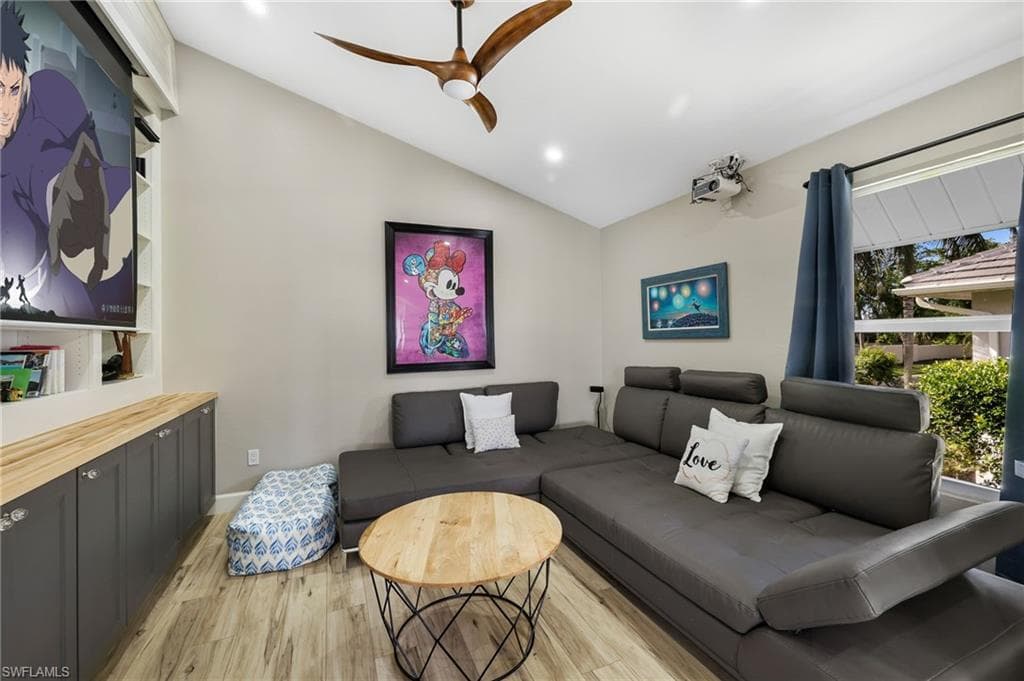 5100 Harborage DR-6