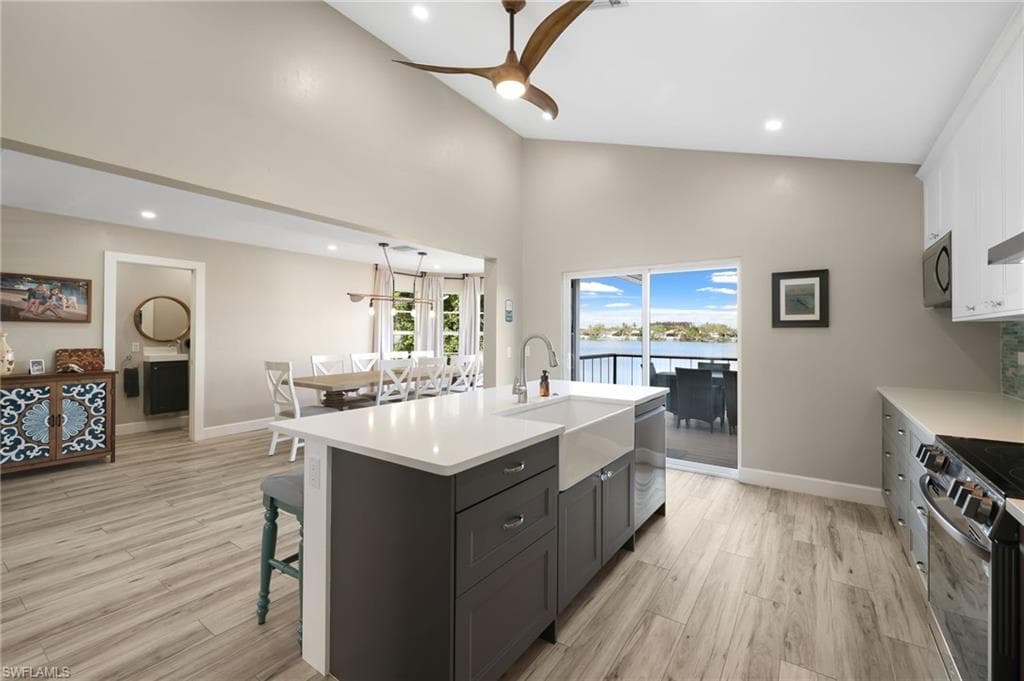 5100 Harborage DR-8