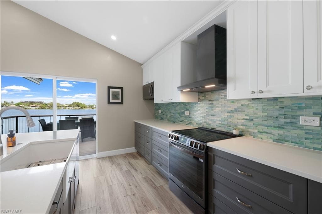 5100 Harborage DR-9