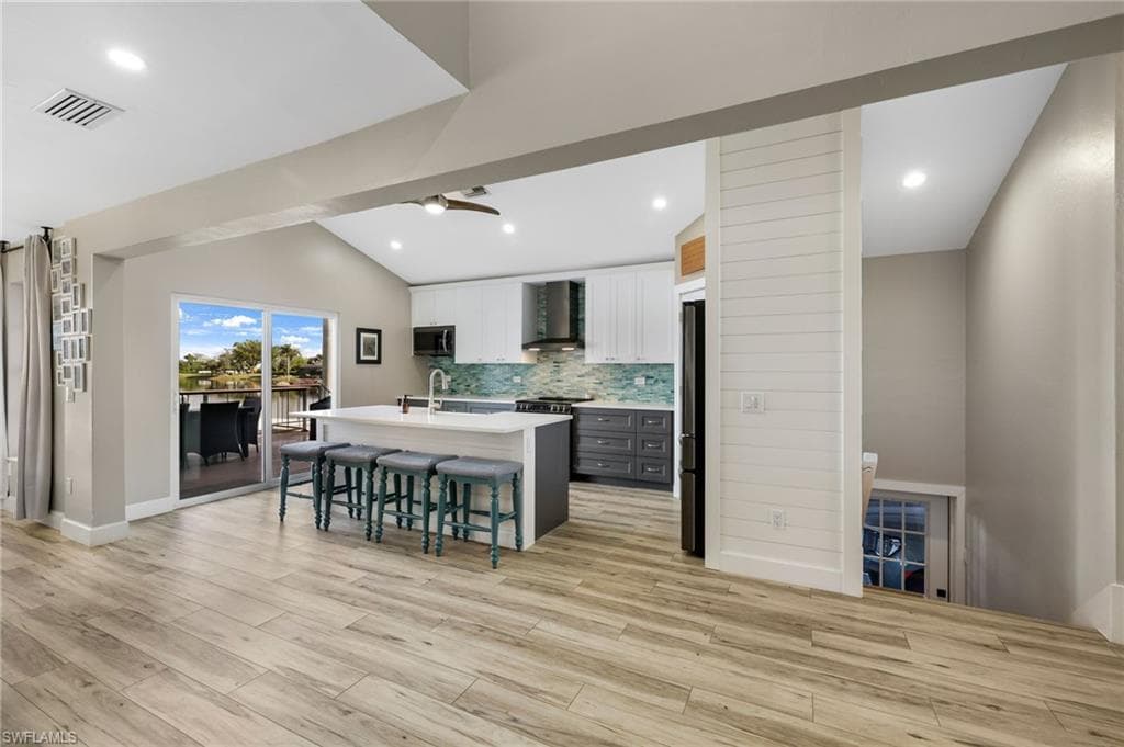 5100 Harborage DR-14