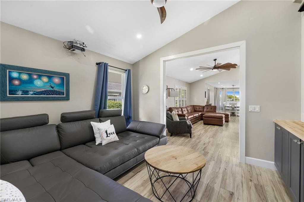 5100 Harborage DR-7