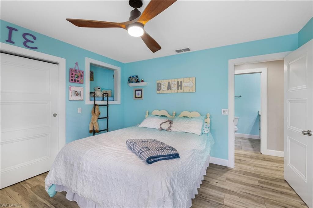 5100 Harborage DR-20