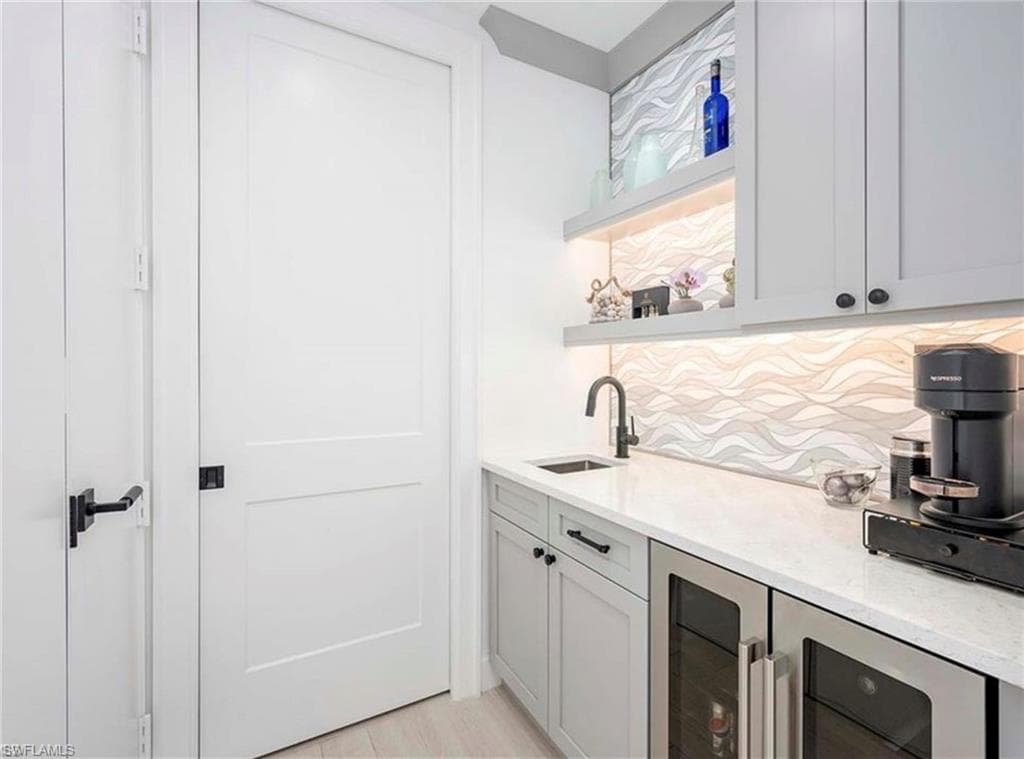 1111 Central AVE 403-6