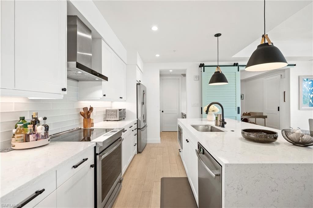 1111 Central AVE 403-3