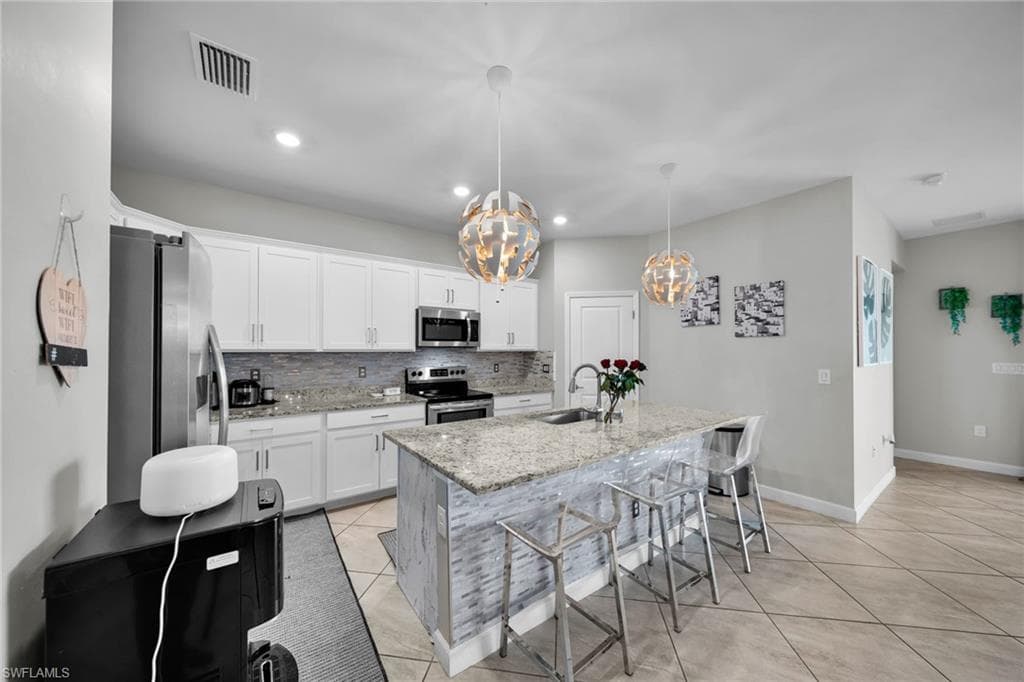13846 Pine Lodge LN-11