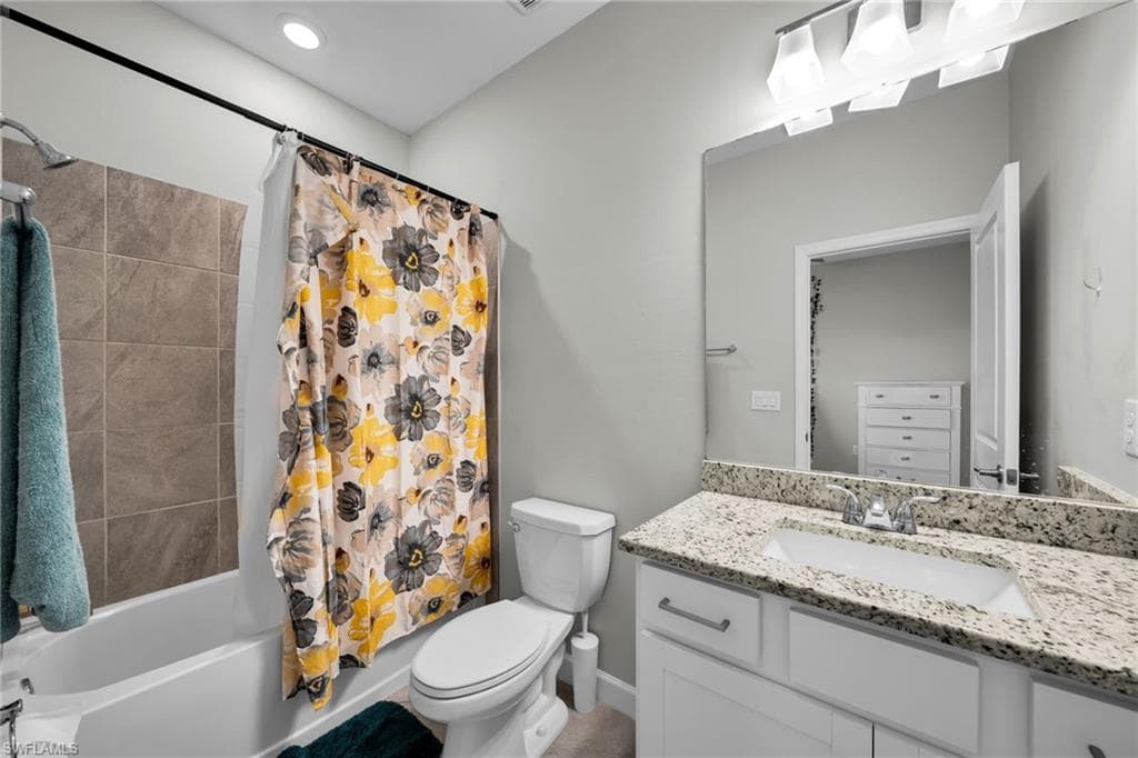 13846 Pine Lodge LN-23