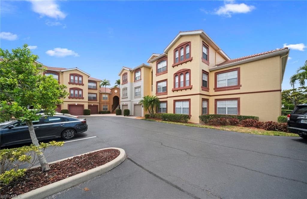 11400 ocean walk LN 214-1