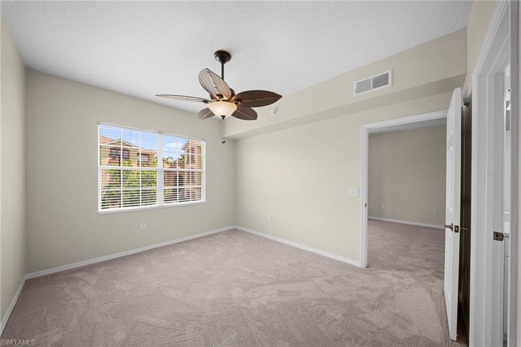 11400 ocean walk LN 214-21
