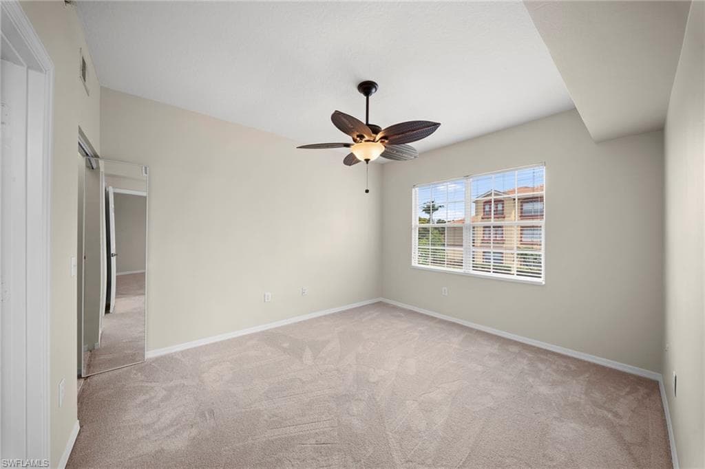 11400 ocean walk LN 214-18