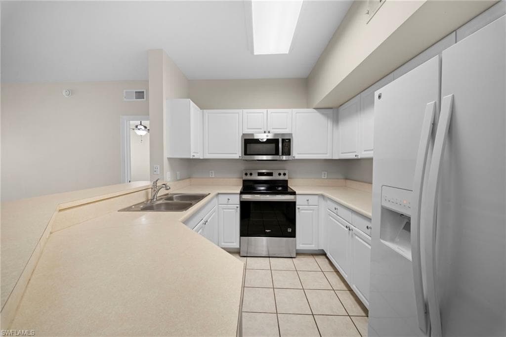 11400 ocean walk LN 214-7