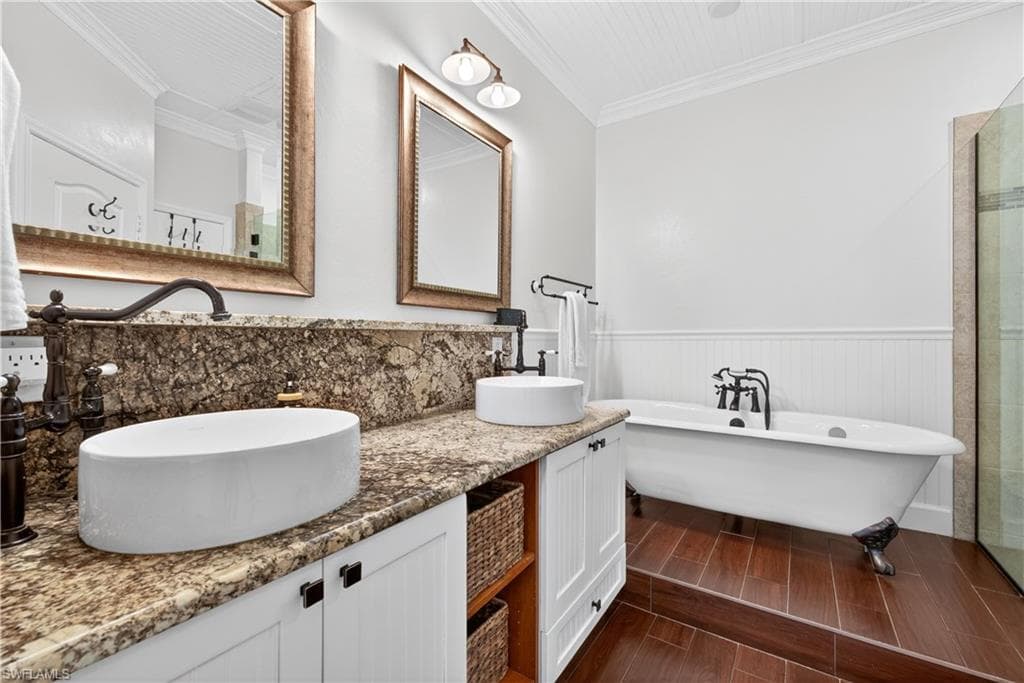 9863 Colonial WALK N-16
